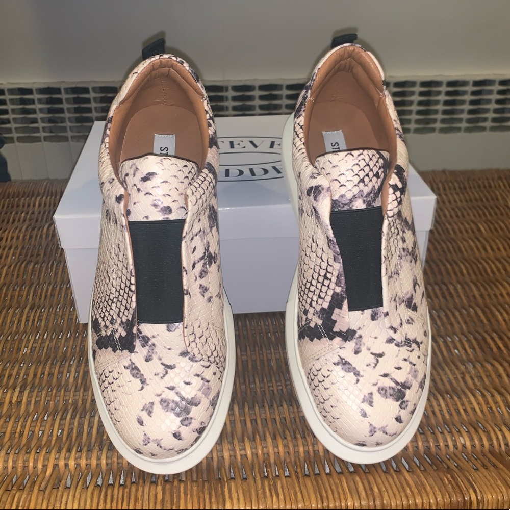 Steve Madden Snake Sneaker